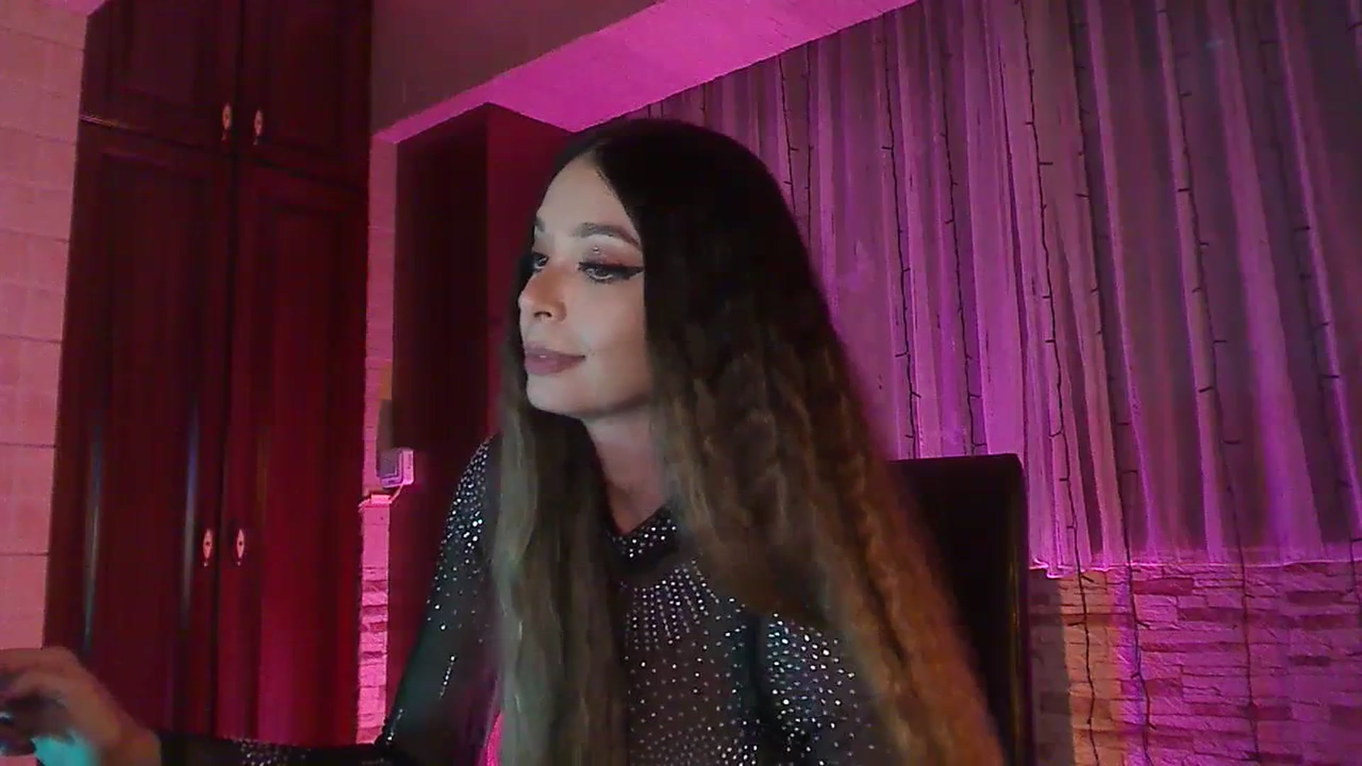 Gallery image thumbnail from No_bo_dy's myfreecams stream on, 07/18/2023, 02:56 image 2 of 20