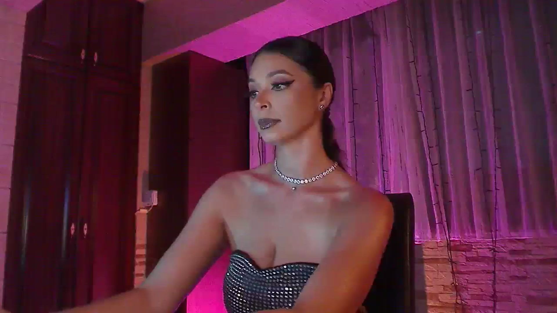 Gallery image thumbnail from No_bo_dy's myfreecams stream on, 07/22/2023, 02:00 image 11 of 20