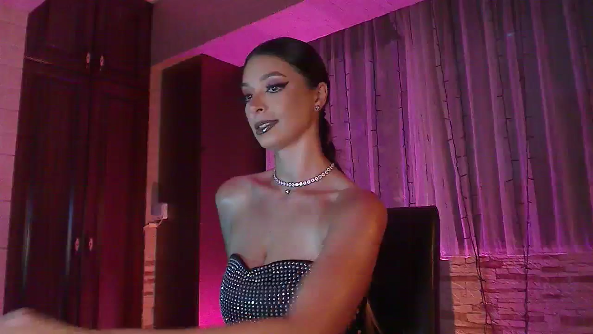 Gallery image thumbnail from No_bo_dy's myfreecams stream on, 07/22/2023, 02:00 image 3 of 20