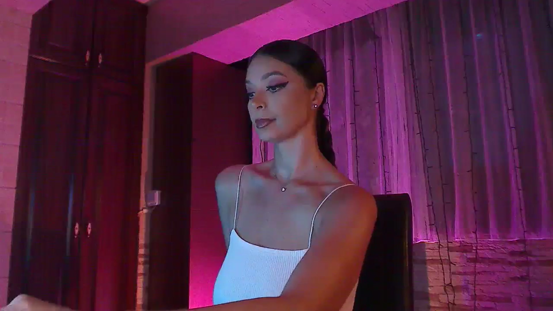 Gallery image thumbnail from No_bo_dy's myfreecams stream on, 07/22/2023, 22:52 image 5 of 20