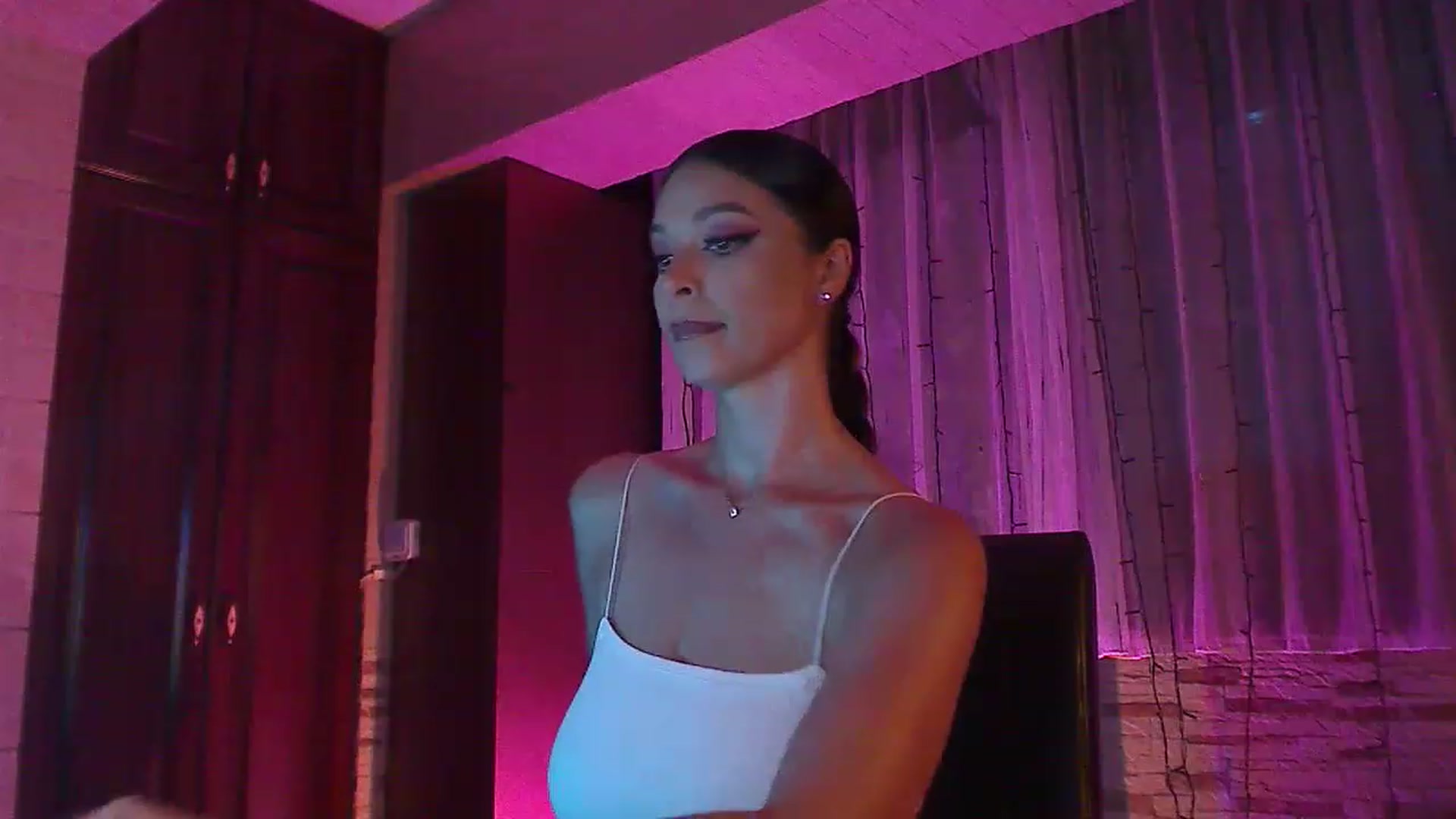 Gallery image thumbnail from No_bo_dy's myfreecams stream on, 07/22/2023, 23:42 image 18 of 20