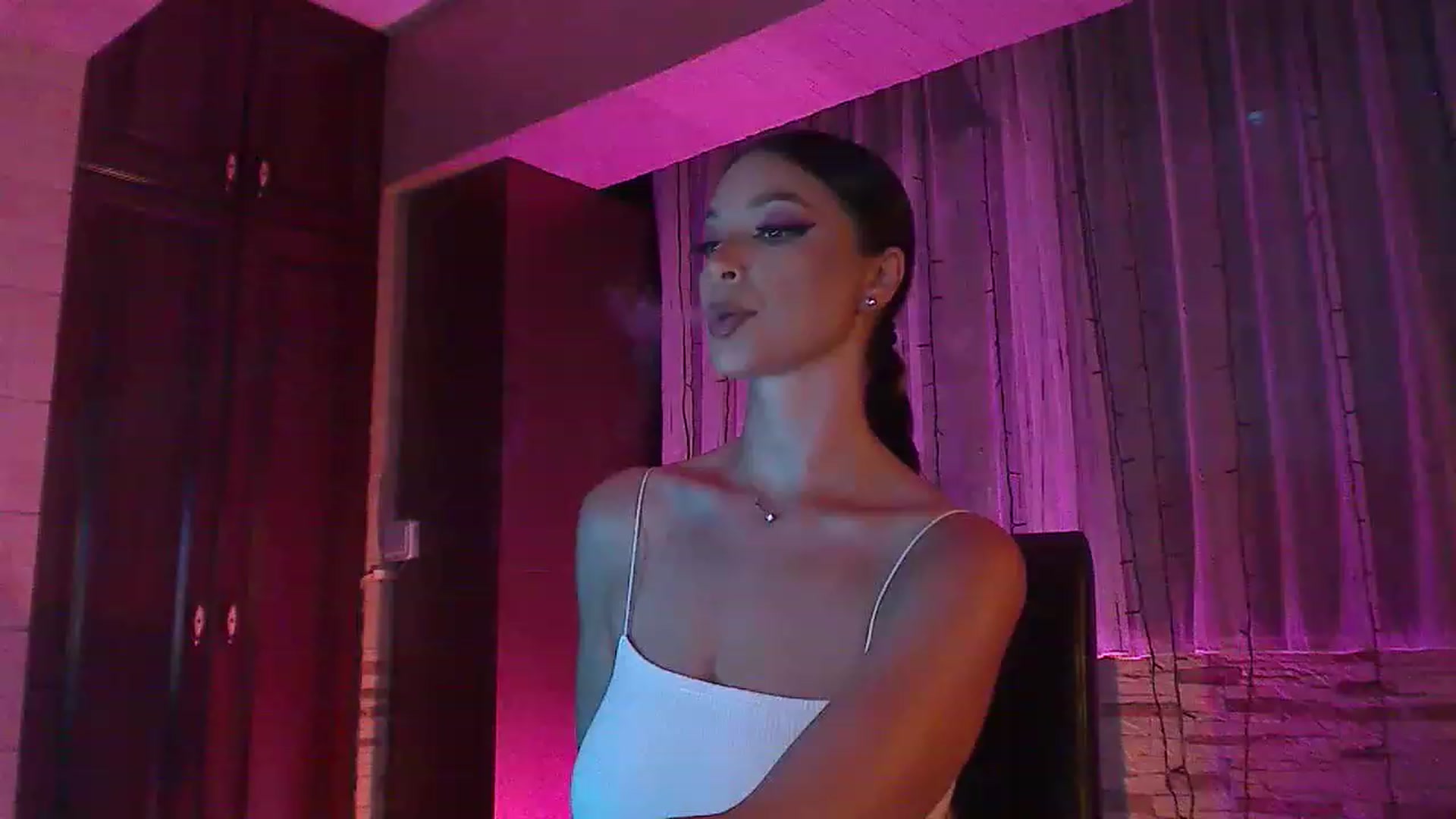 Gallery image thumbnail from No_bo_dy's myfreecams stream on, 07/22/2023, 23:42 image 10 of 20