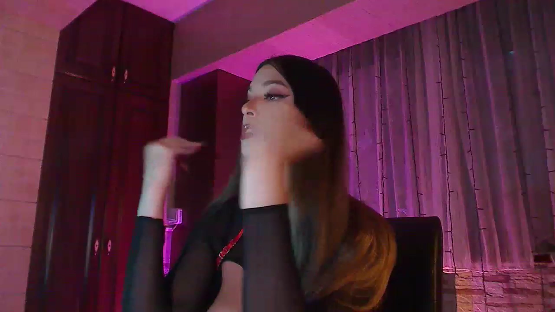 Gallery image thumbnail from No_bo_dy's myfreecams stream on, 07/24/2023, 02:20 image 8 of 20