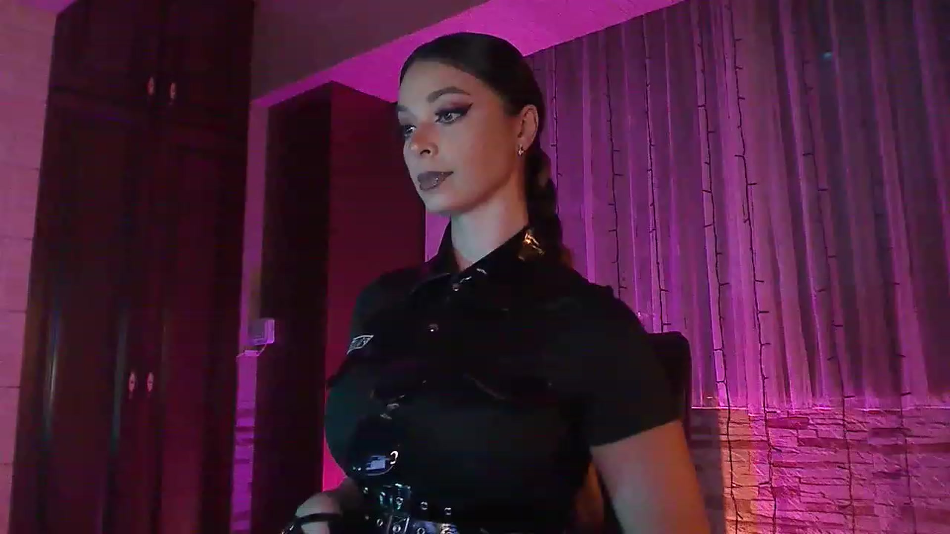 Gallery image thumbnail from No_bo_dy's myfreecams stream on, 08/05/2023, 02:43 image 1 of 20