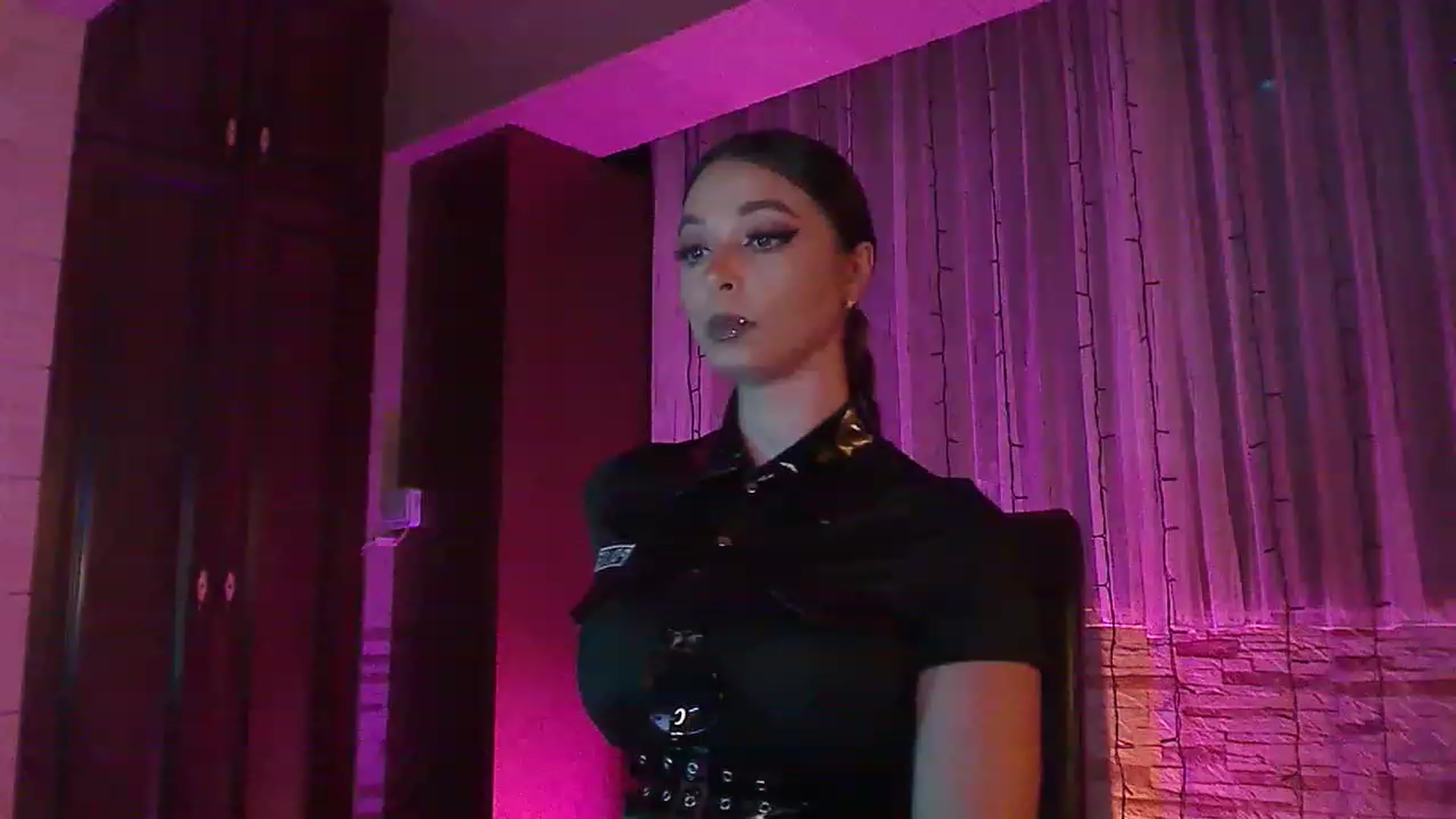 Gallery image thumbnail from No_bo_dy's myfreecams stream on, 08/05/2023, 02:43 image 5 of 20