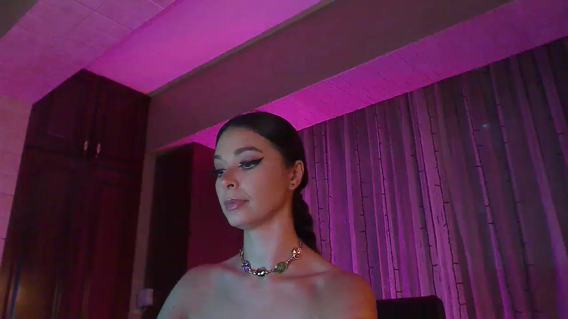 Gallery image thumbnail from No_bo_dy's myfreecams stream on, 08/09/2023, 02:18 image 12 of 20