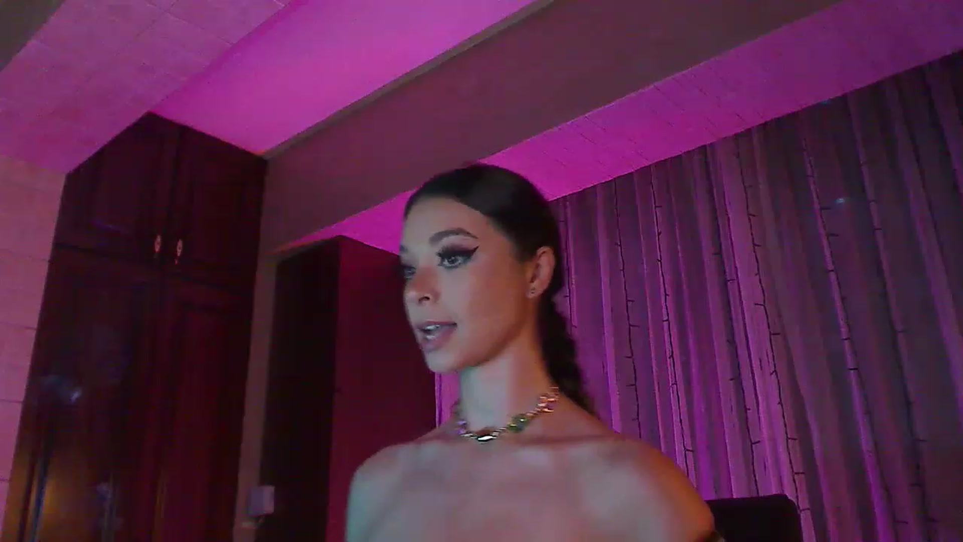 Gallery image thumbnail from No_bo_dy's myfreecams stream on, 08/09/2023, 02:18 image 2 of 20