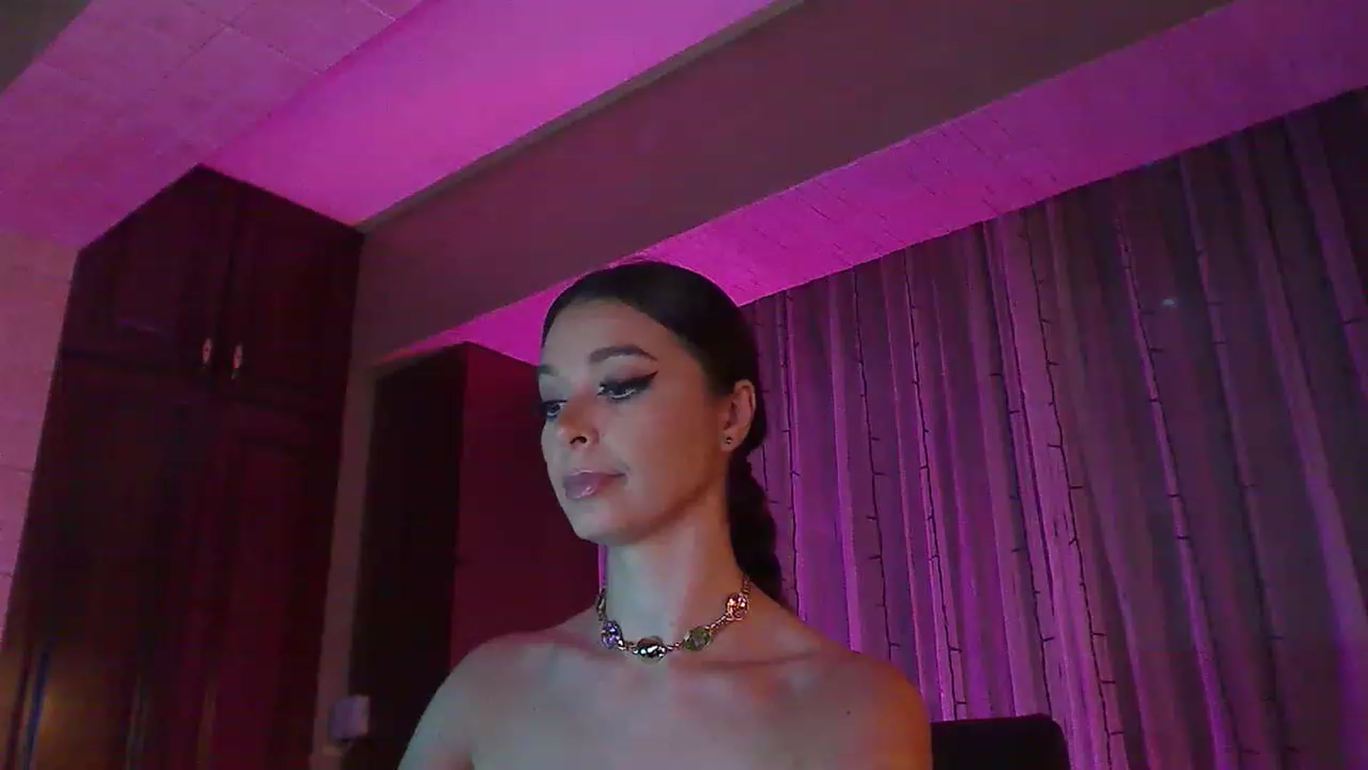 Gallery image thumbnail from No_bo_dy's myfreecams stream on, 08/09/2023, 02:18 image 5 of 20