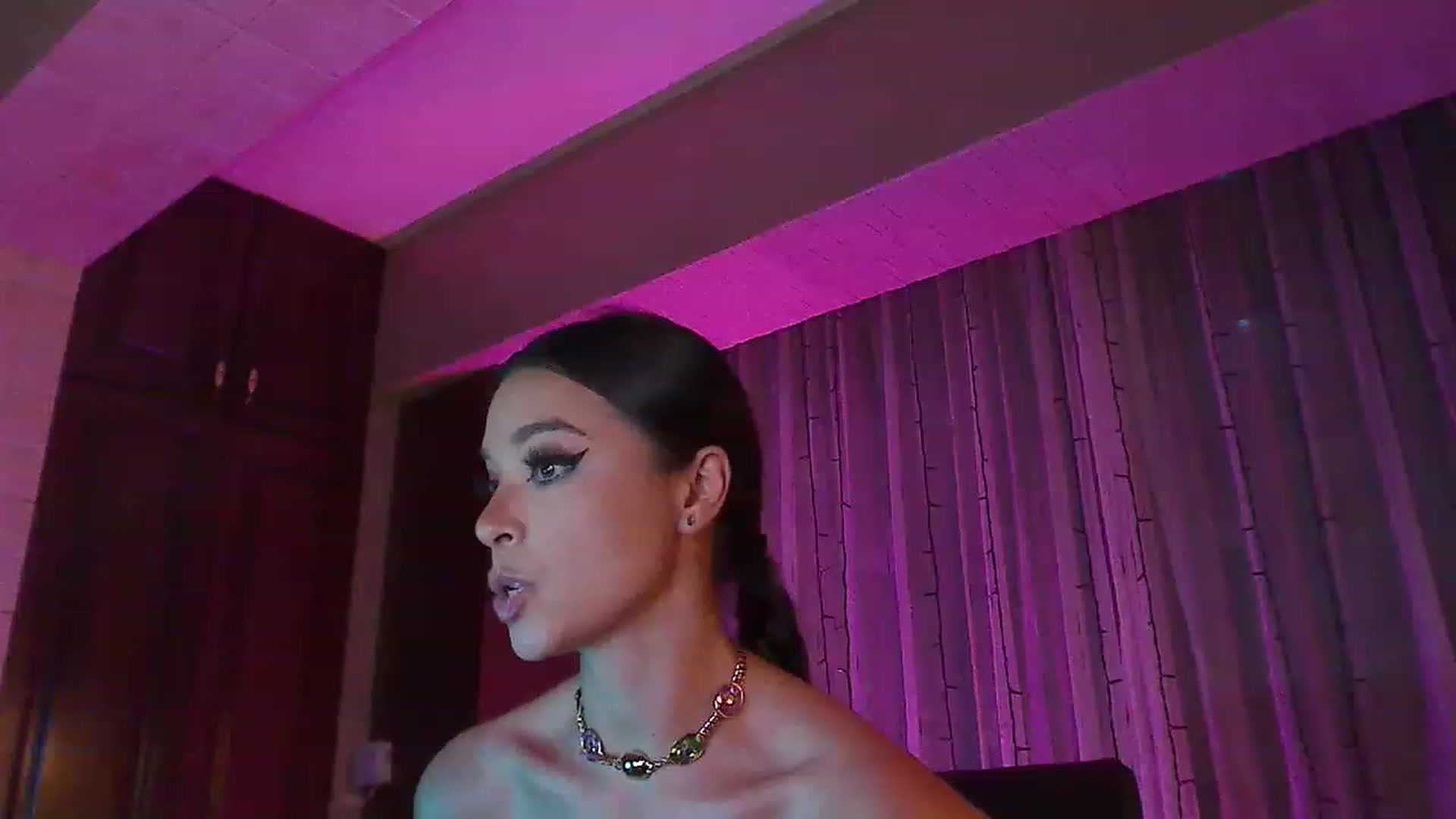 Gallery image thumbnail from No_bo_dy's myfreecams stream on, 08/09/2023, 02:18 image 13 of 20