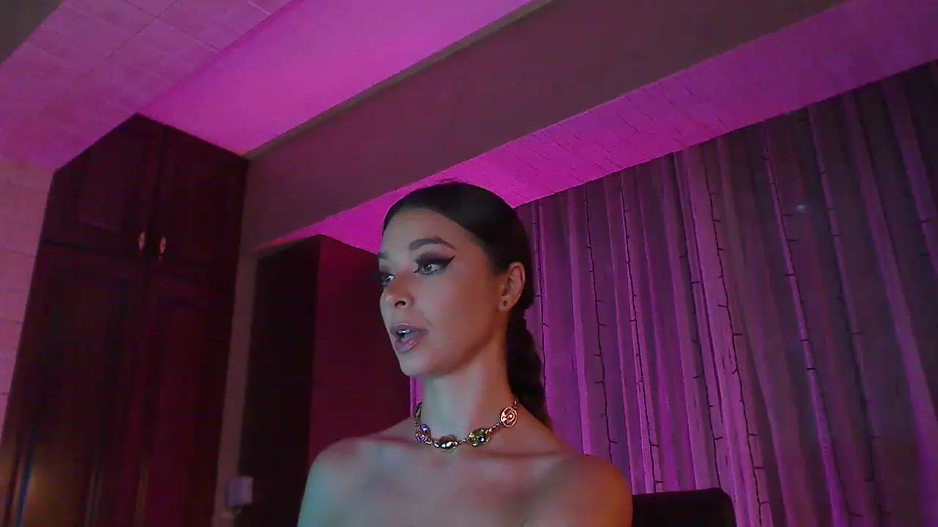 Gallery image thumbnail from No_bo_dy's myfreecams stream on, 08/09/2023, 02:18 image 10 of 20