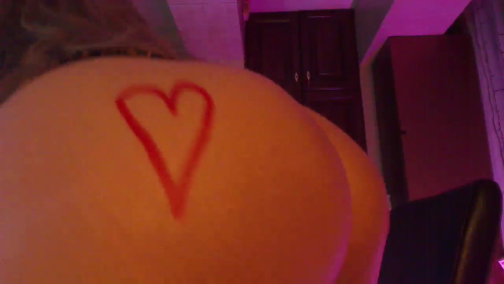 Gallery image thumbnail from No_bo_dy's myfreecams stream on, 08/12/2023, 02:40 image 5 of 20