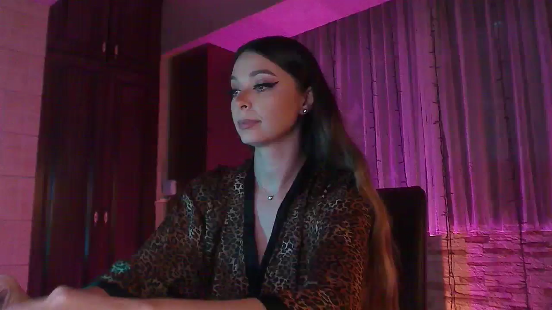 Gallery image thumbnail from No_bo_dy's myfreecams stream on, 08/12/2023, 02:40 image 1 of 20