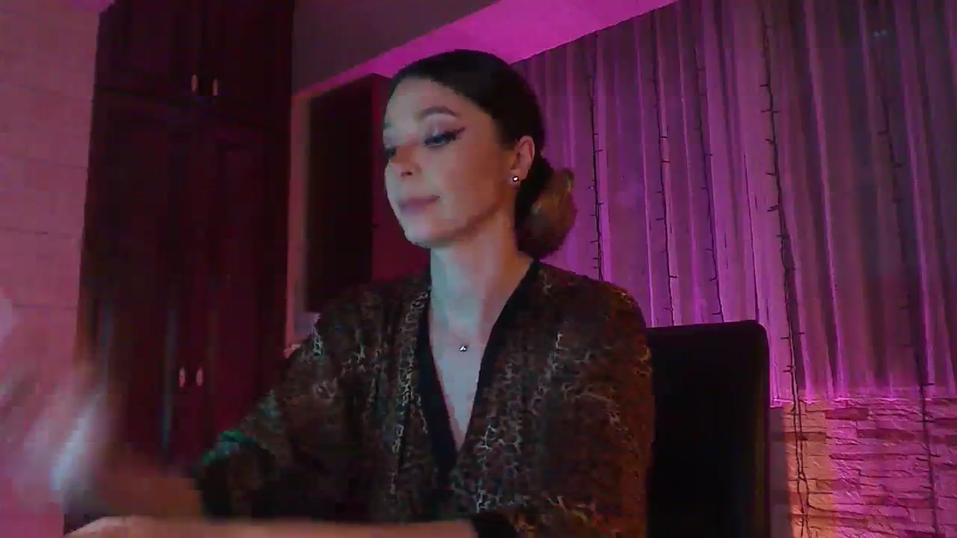 Gallery image thumbnail from No_bo_dy's myfreecams stream on, 08/12/2023, 02:40 image 18 of 20