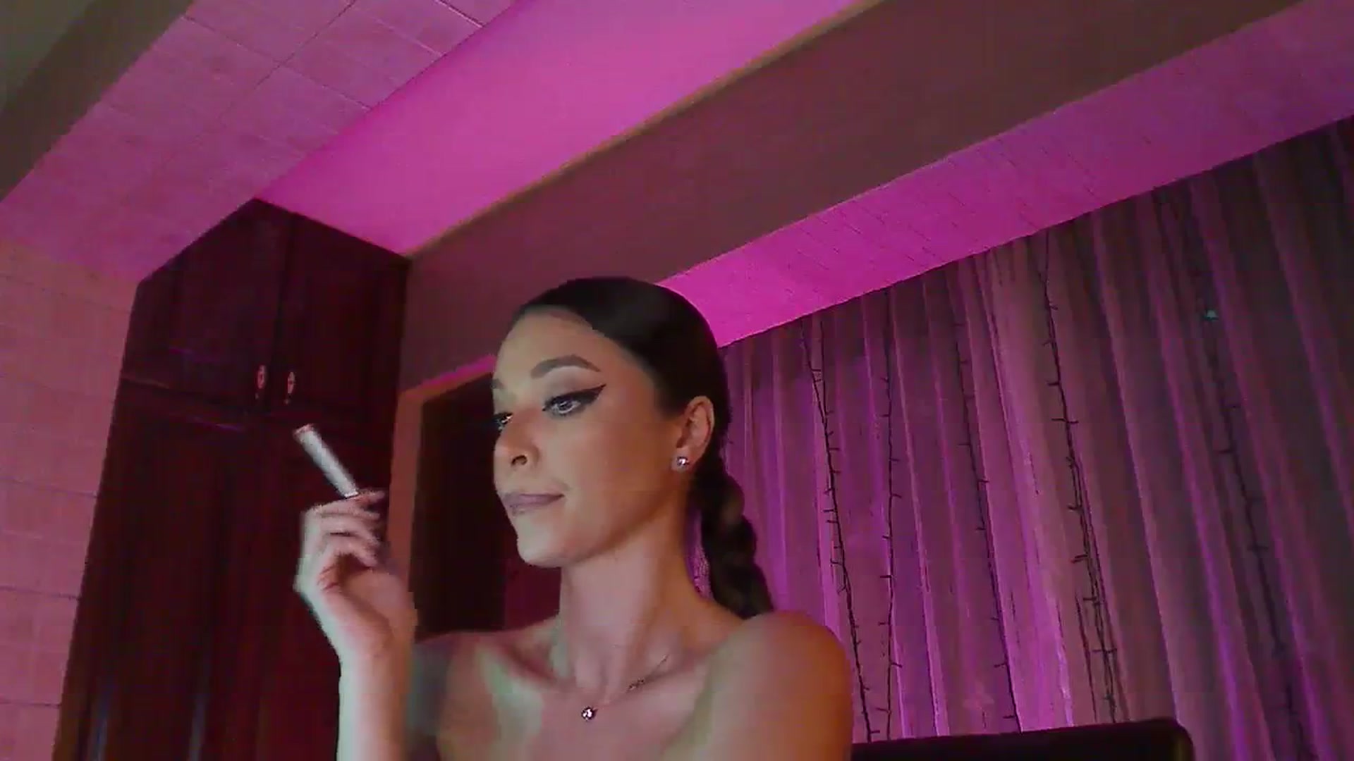 Gallery image thumbnail from No_bo_dy's myfreecams stream on, 08/14/2023, 02:04 image 16 of 20