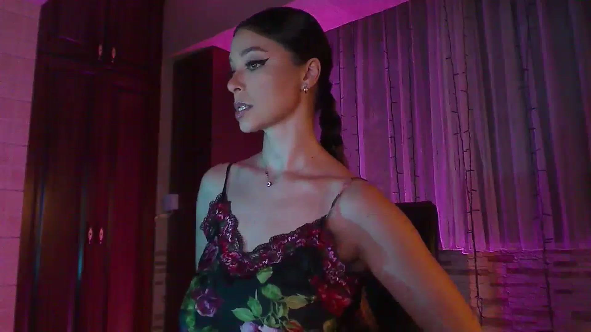 Gallery image thumbnail from No_bo_dy's myfreecams stream on, 08/18/2023, 24:02 image 17 of 20