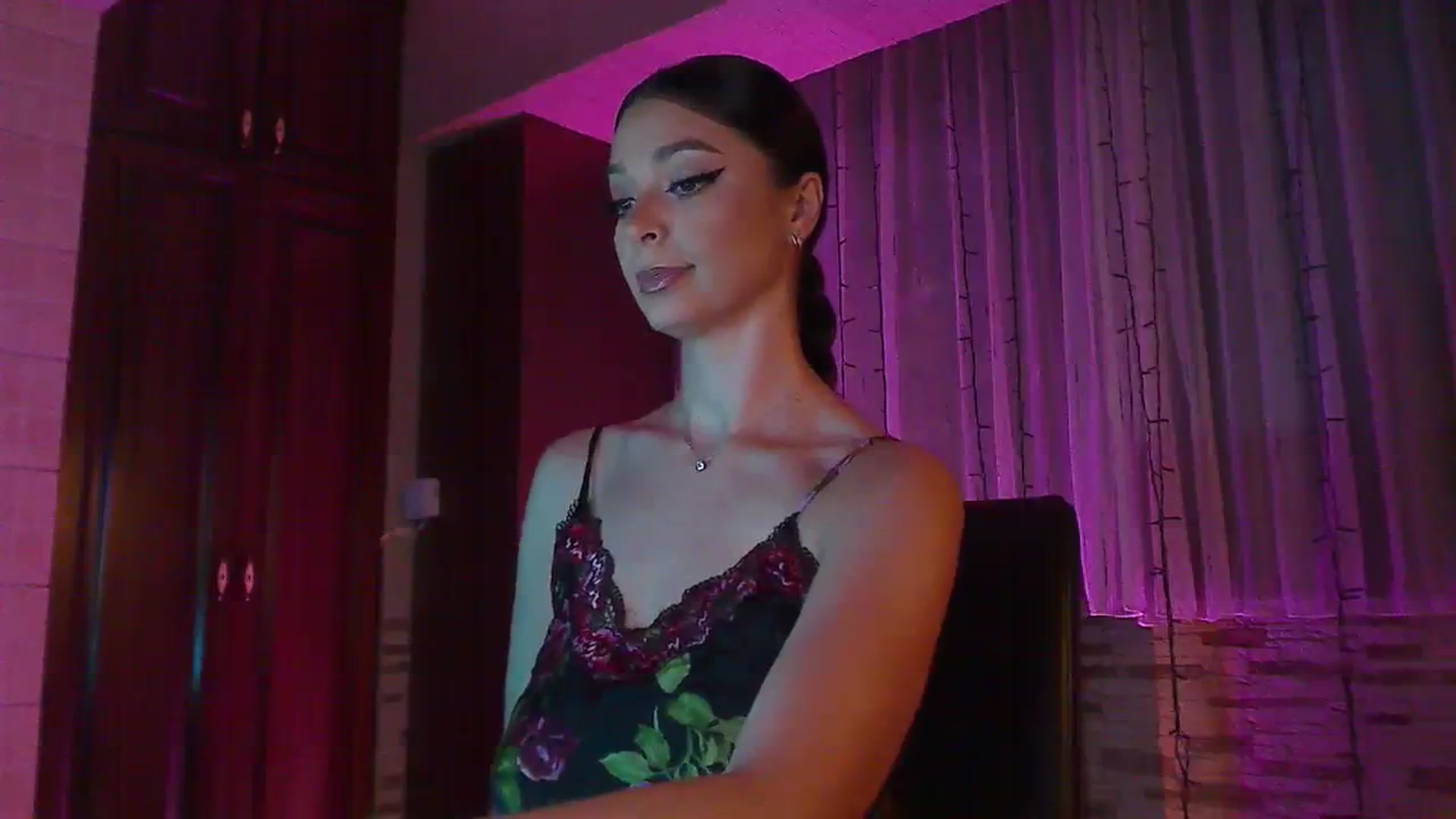 Gallery image thumbnail from No_bo_dy's myfreecams stream on, 08/18/2023, 24:02 image 11 of 20