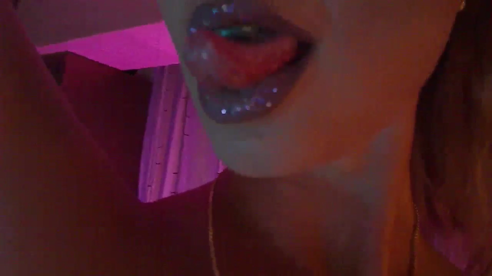 Gallery image thumbnail from No_bo_dy's myfreecams stream on, 09/19/2023, 07:21 image 16 of 20