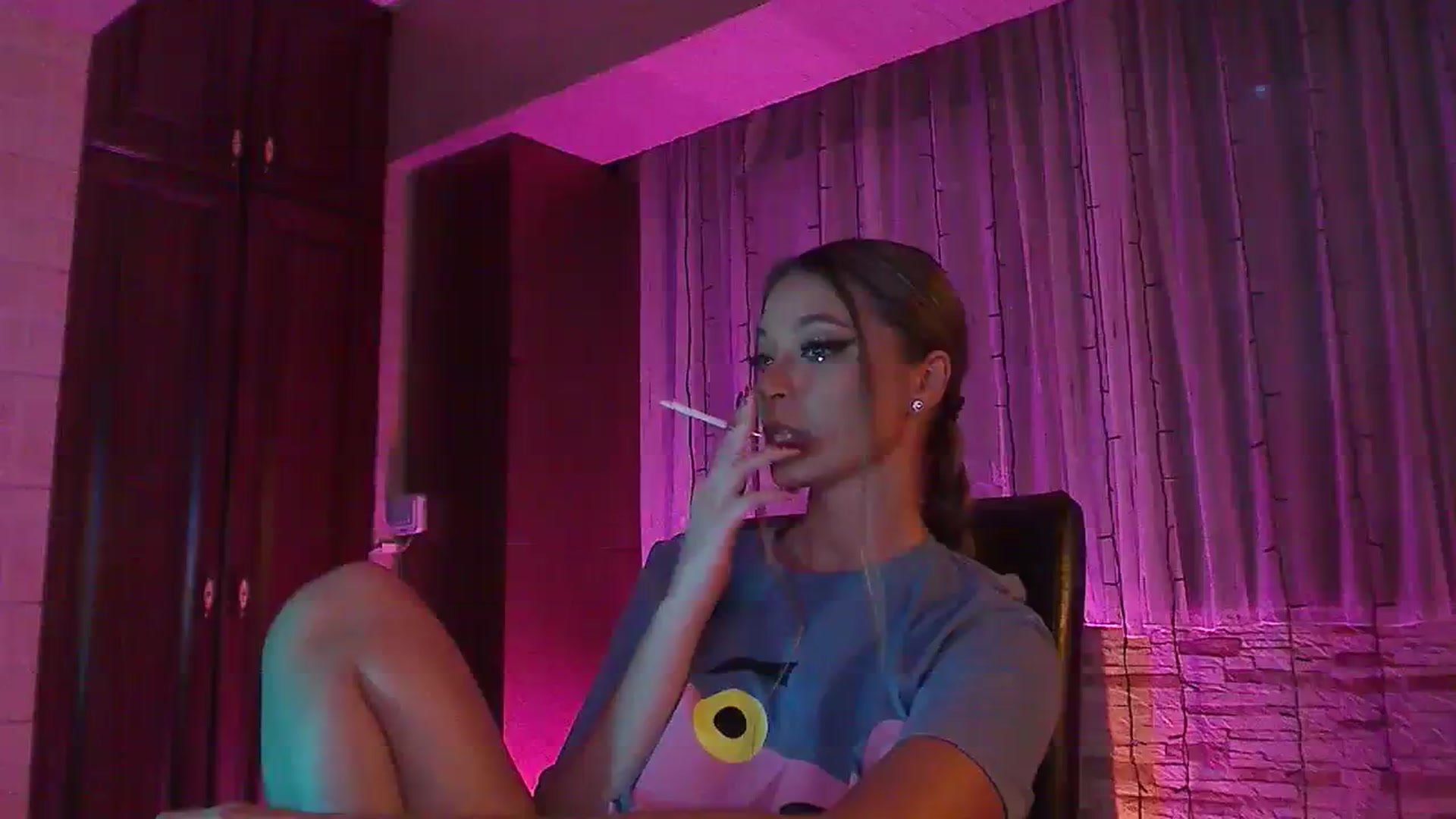 Gallery image thumbnail from No_bo_dy's myfreecams stream on, 09/27/2023, 01:26 image 6 of 20