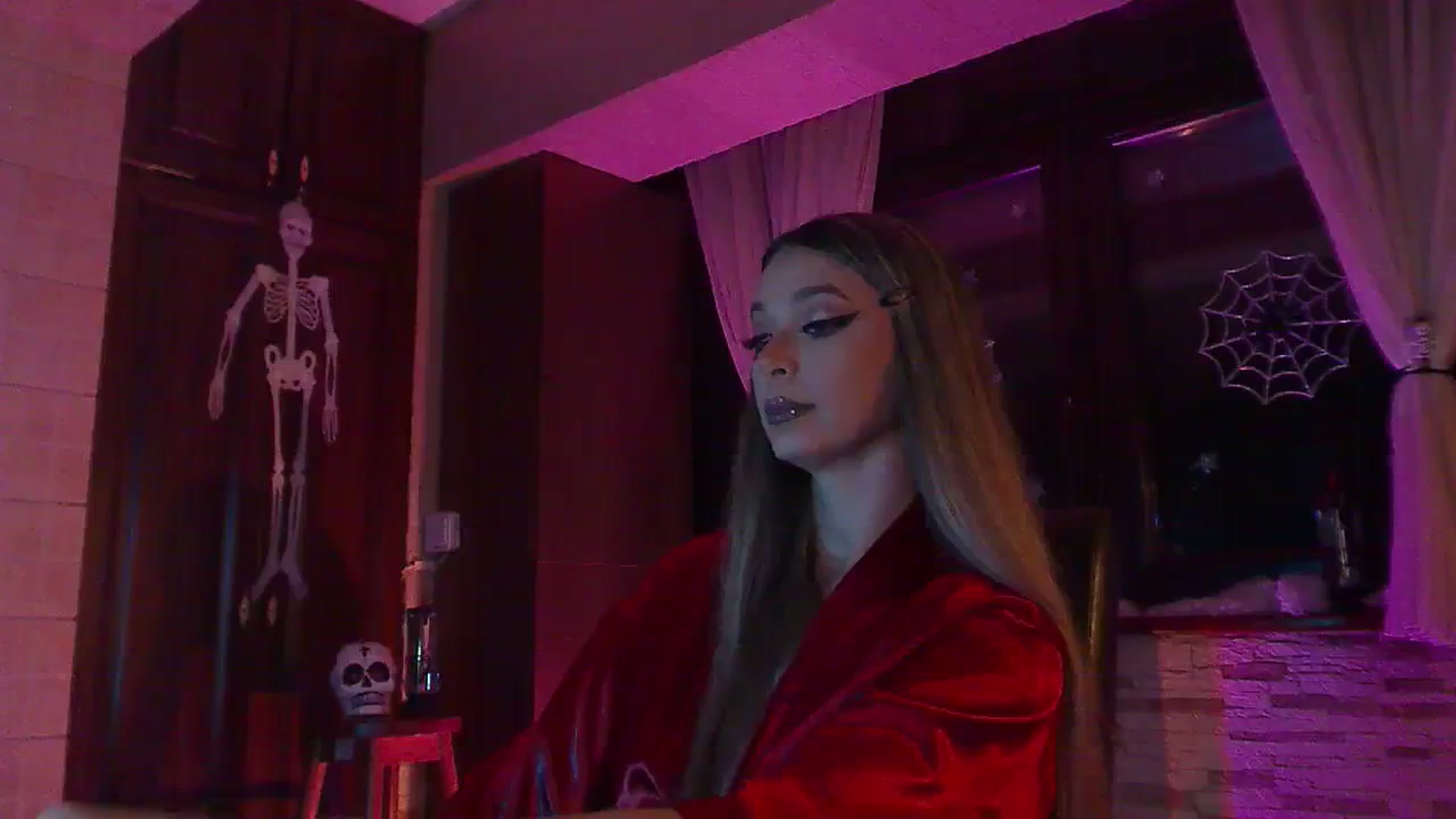 Gallery image thumbnail from No_bo_dy's myfreecams stream on, 10/16/2023, 24:19 image 15 of 20