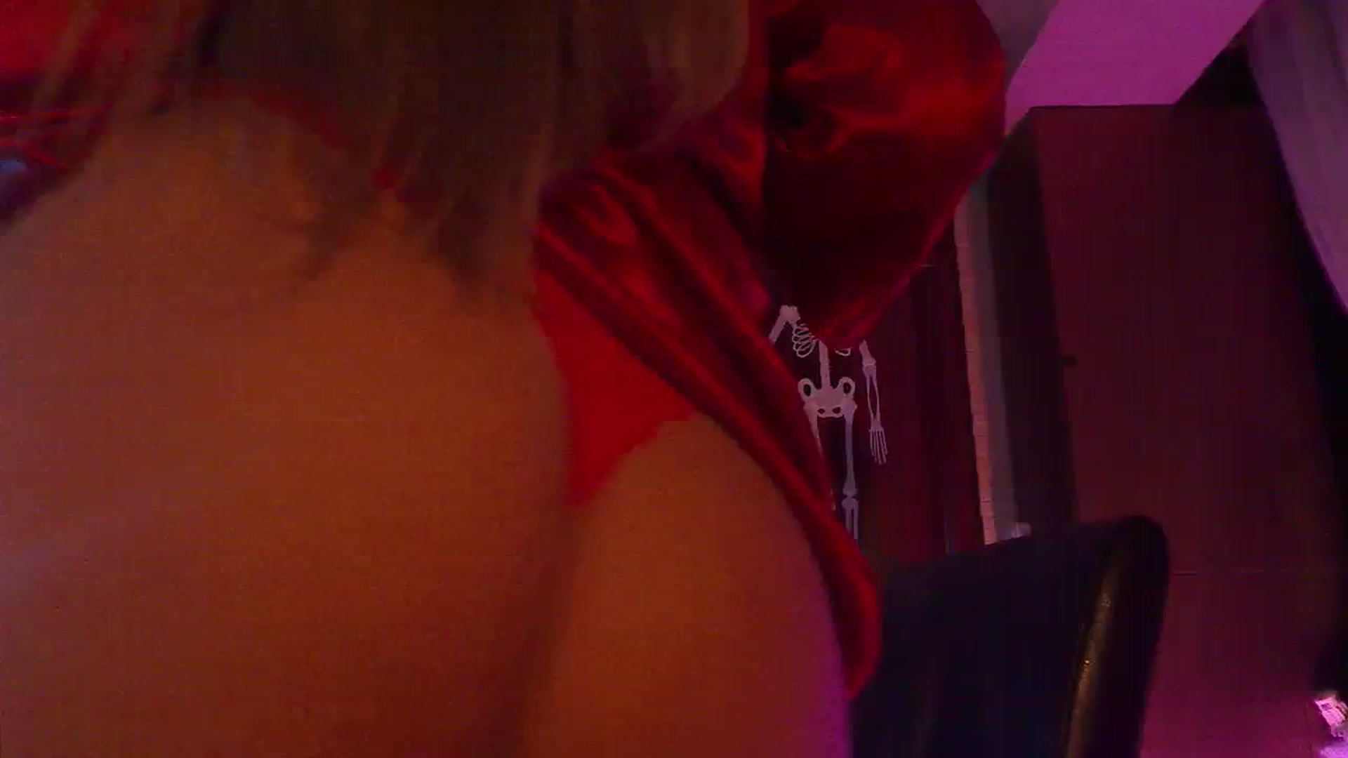 Gallery image thumbnail from No_bo_dy's myfreecams stream on, 10/16/2023, 24:19 image 6 of 20