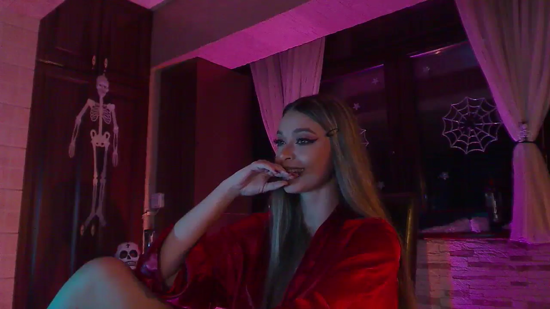 Gallery image thumbnail from No_bo_dy's myfreecams stream on, 10/16/2023, 24:19 image 18 of 20