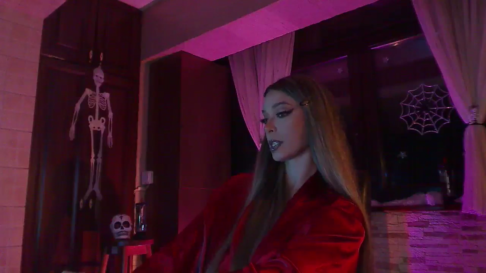 Gallery image thumbnail from No_bo_dy's myfreecams stream on, 10/16/2023, 24:19 image 10 of 20