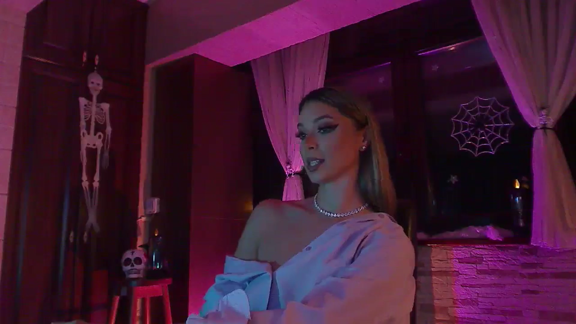 Gallery image thumbnail from No_bo_dy's myfreecams stream on, 10/23/2023, 23:44 image 17 of 20