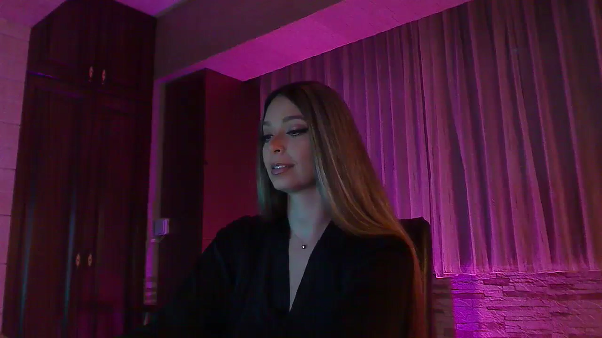 Gallery image thumbnail from No_bo_dy's myfreecams stream on, 11/09/2023, 01:11 image 14 of 20