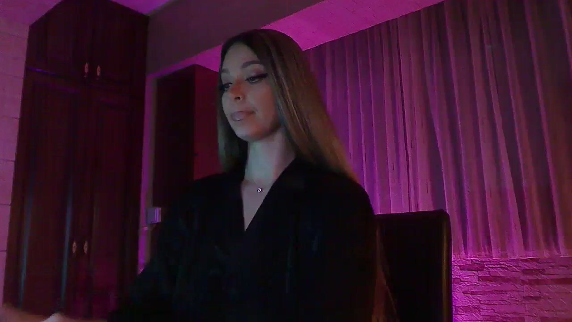 Gallery image thumbnail from No_bo_dy's myfreecams stream on, 11/09/2023, 01:11 image 9 of 20