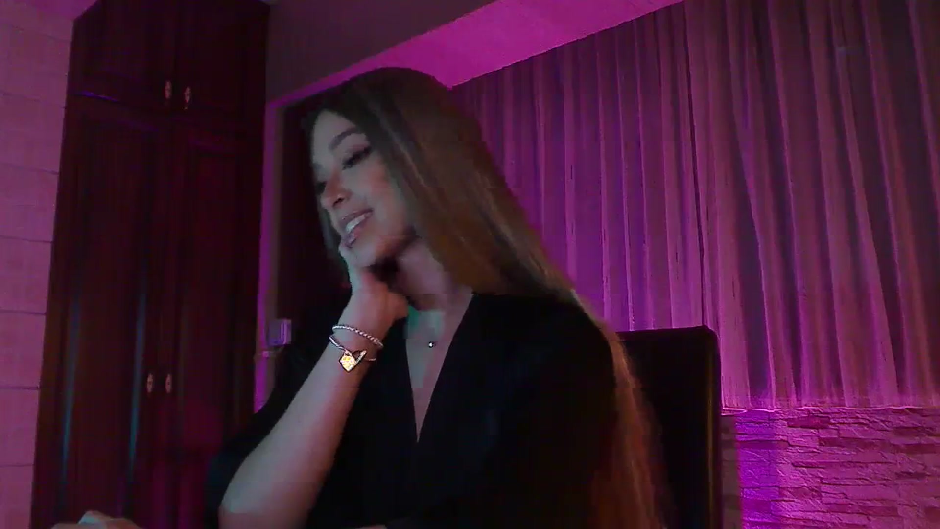 Gallery image thumbnail from No_bo_dy's myfreecams stream on, 11/09/2023, 01:11 image 3 of 20