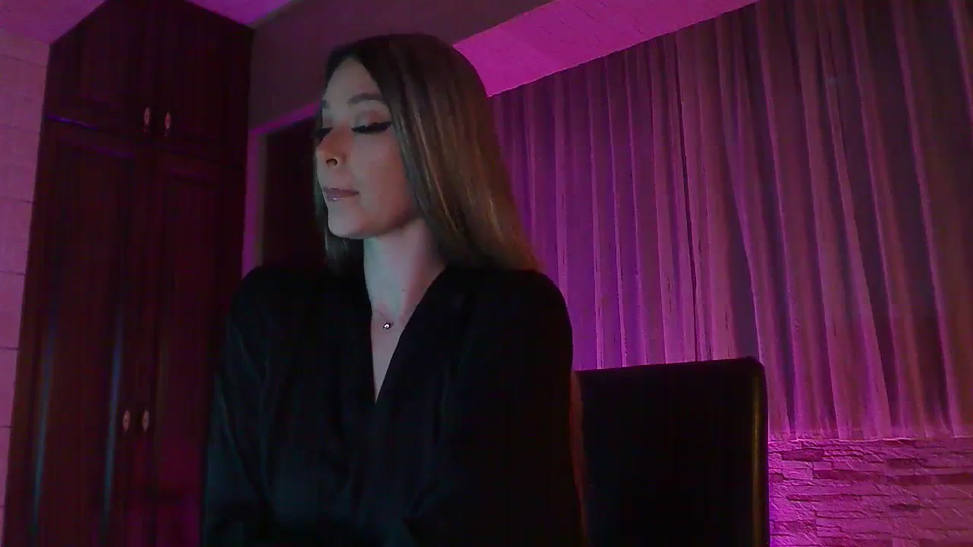 Gallery image thumbnail from No_bo_dy's myfreecams stream on, 11/09/2023, 01:57 image 2 of 20