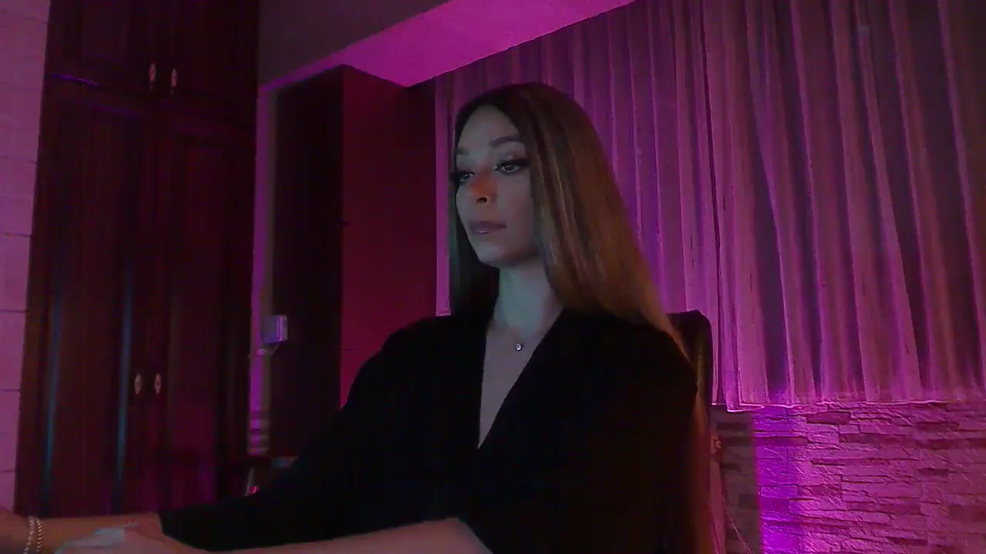 Gallery image thumbnail from No_bo_dy's myfreecams stream on, 11/09/2023, 01:57 image 9 of 20