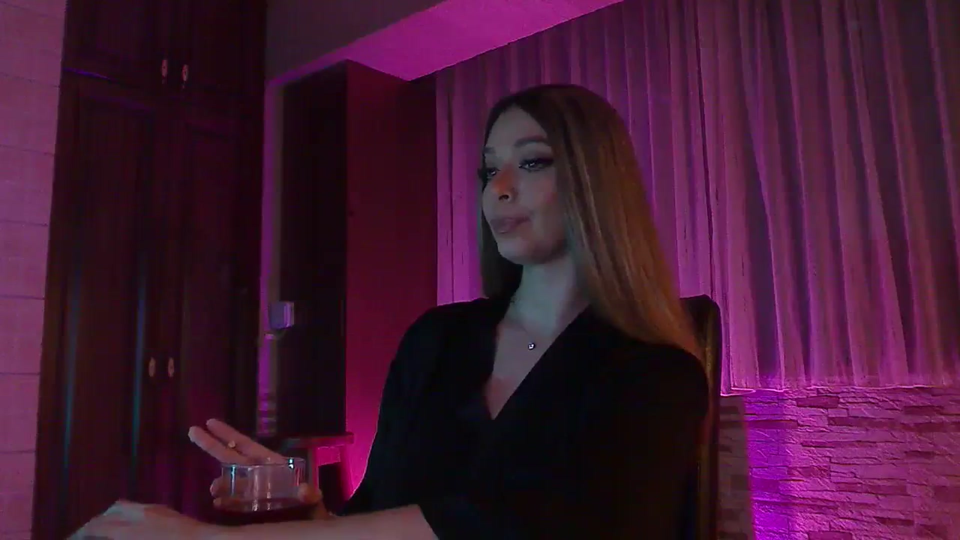 Gallery image thumbnail from No_bo_dy's myfreecams stream on, 11/09/2023, 01:57 image 16 of 20