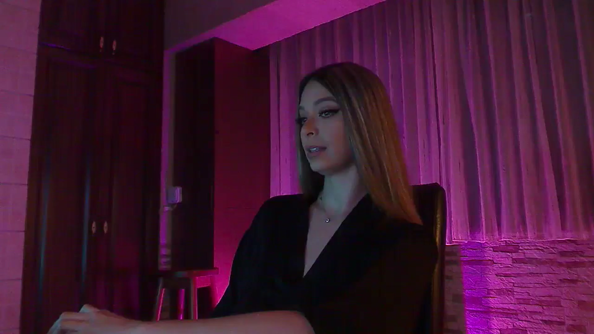 Gallery image thumbnail from No_bo_dy's myfreecams stream on, 11/09/2023, 01:57 image 18 of 20