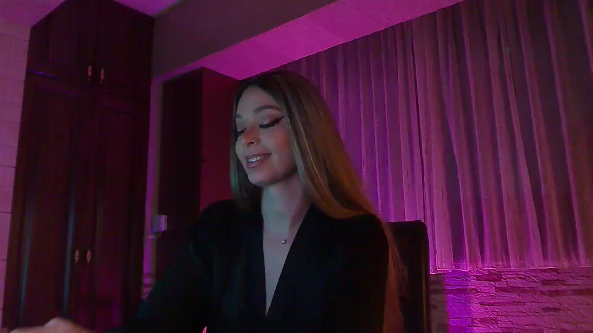 Gallery image thumbnail from No_bo_dy's myfreecams stream on, 11/09/2023, 01:57 image 4 of 20