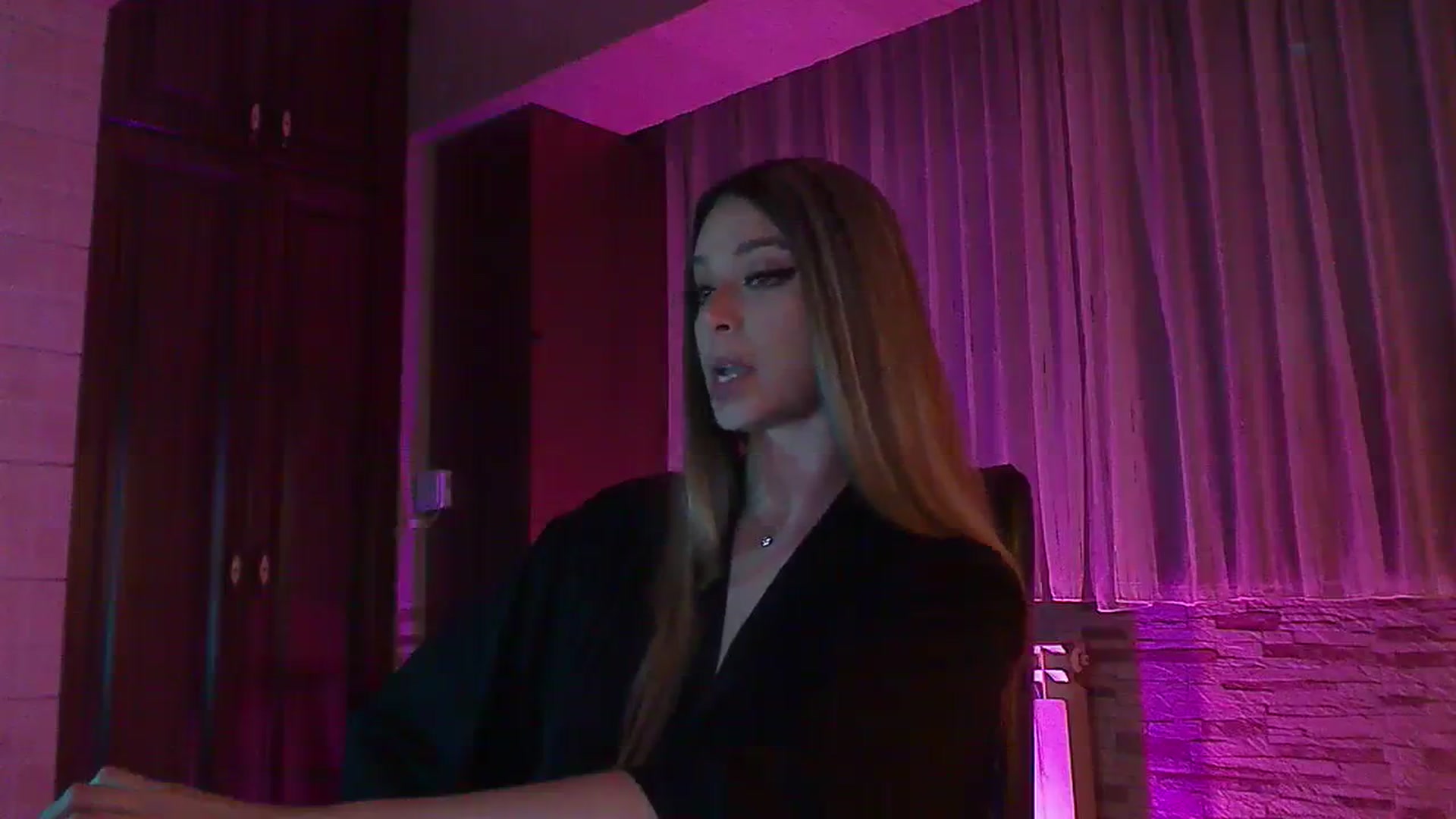 Gallery image thumbnail from No_bo_dy's myfreecams stream on, 11/09/2023, 03:09 image 15 of 20