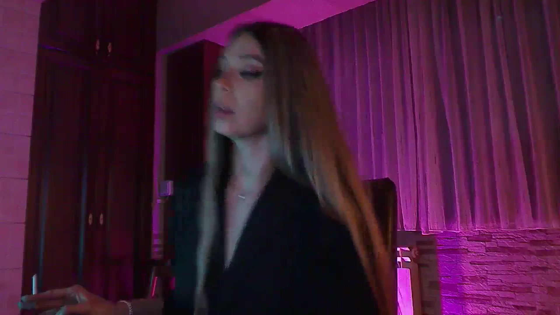Gallery image thumbnail from No_bo_dy's myfreecams stream on, 11/09/2023, 03:09 image 12 of 20