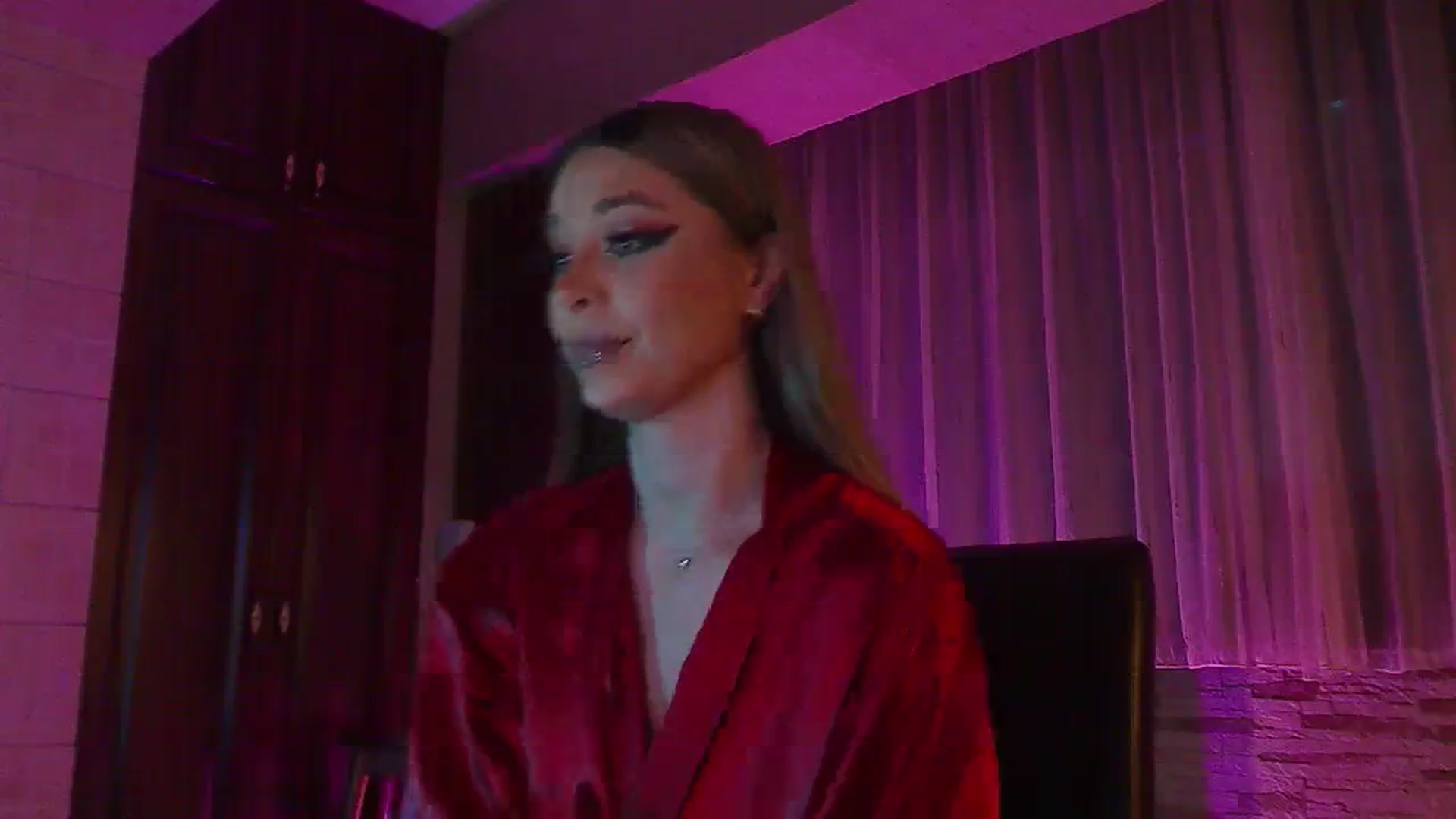 Gallery image thumbnail from No_bo_dy's myfreecams stream on, 11/19/2023, 24:50 image 20 of 20