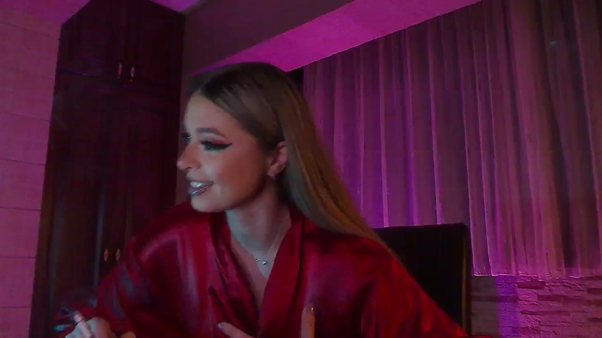 Gallery image thumbnail from No_bo_dy's myfreecams stream on, 11/19/2023, 24:50 image 15 of 20