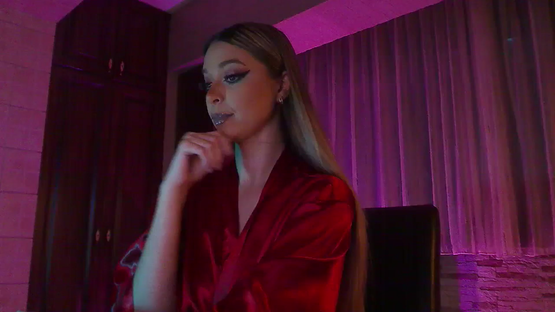 Gallery image thumbnail from No_bo_dy's myfreecams stream on, 11/19/2023, 24:50 image 19 of 20