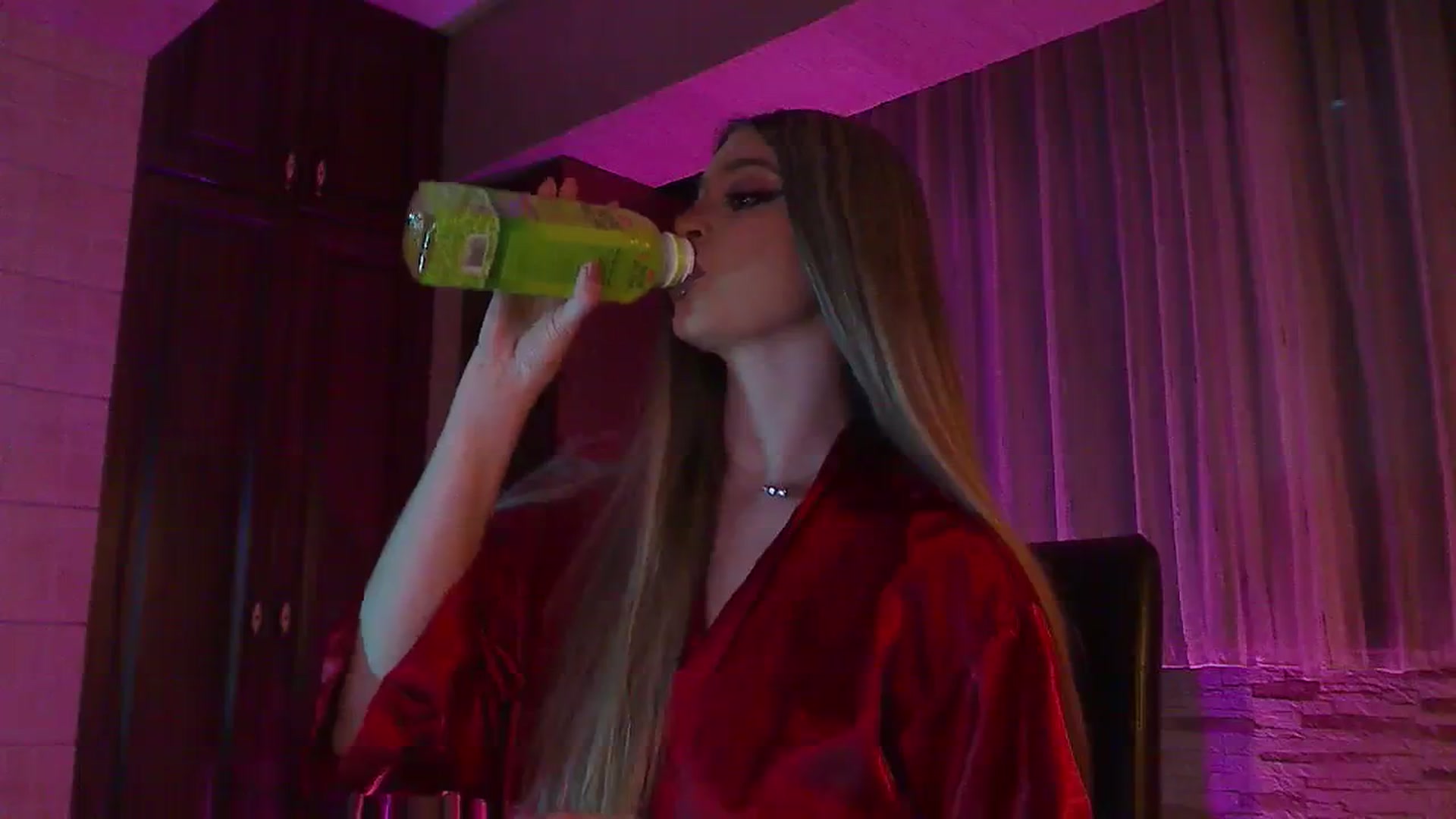Gallery image thumbnail from No_bo_dy's myfreecams stream on, 11/19/2023, 24:50 image 11 of 20