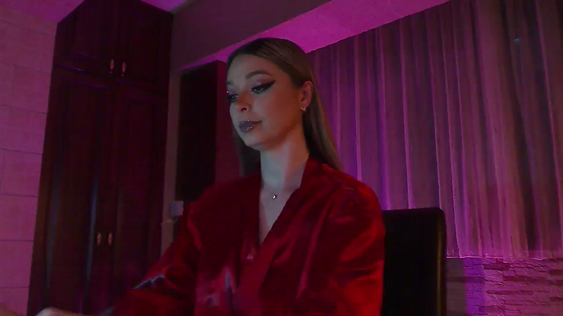 Gallery image thumbnail from No_bo_dy's myfreecams stream on, 11/19/2023, 24:56 image 18 of 20