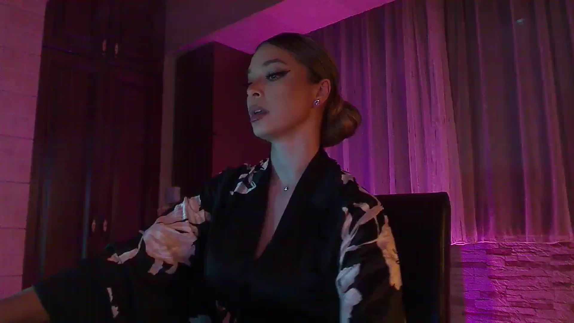 Gallery image thumbnail from No_bo_dy's myfreecams stream on, 11/22/2023, 02:06 image 5 of 20