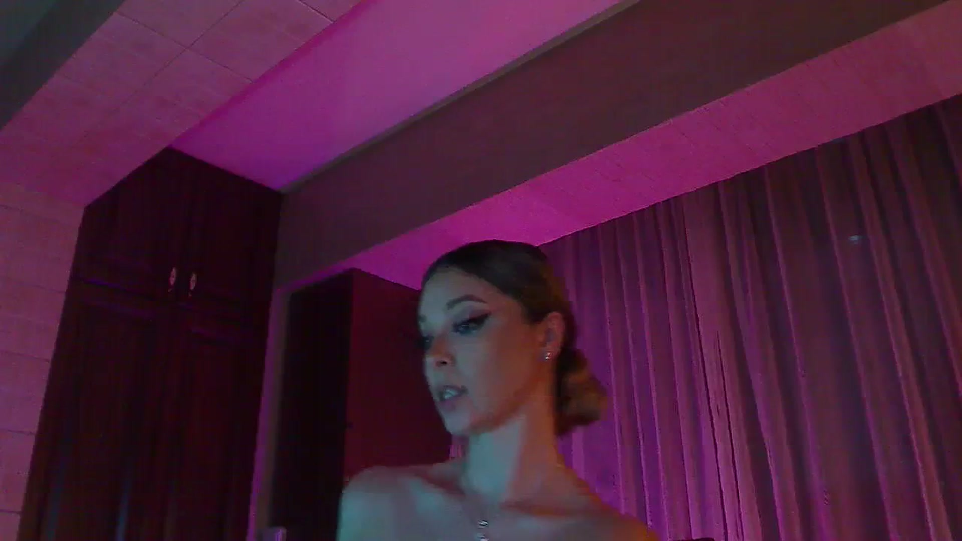 Gallery image thumbnail from No_bo_dy's myfreecams stream on, 12/03/2023, 01:31 image 18 of 20
