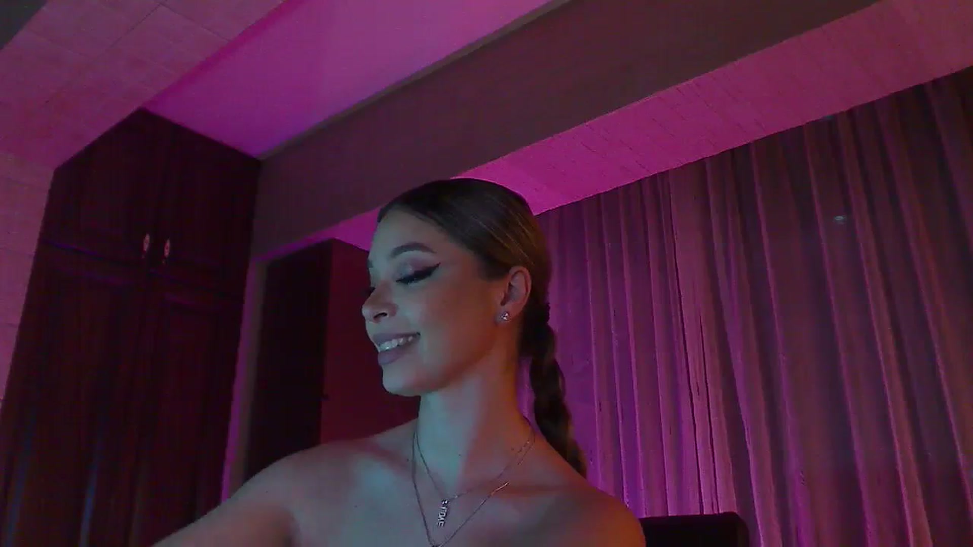 Gallery image thumbnail from No_bo_dy's myfreecams stream on, 12/03/2023, 01:31 image 8 of 20