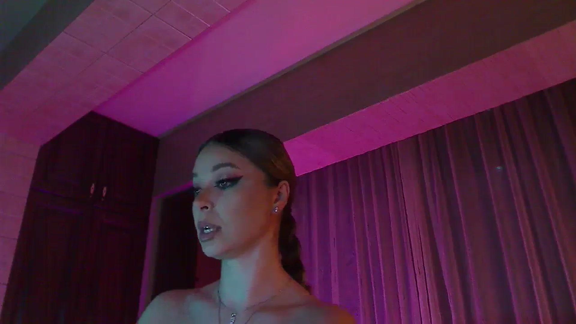 Gallery image thumbnail from No_bo_dy's myfreecams stream on, 12/03/2023, 01:31 image 3 of 20