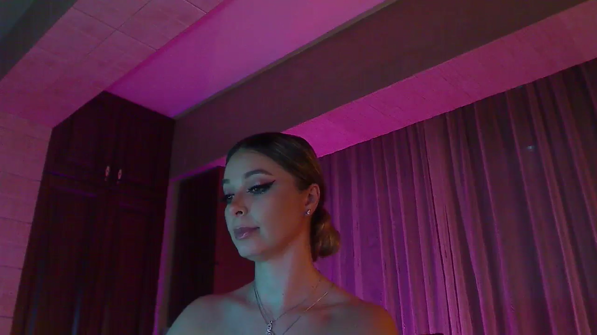 Gallery image thumbnail from No_bo_dy's myfreecams stream on, 12/03/2023, 01:31 image 17 of 20