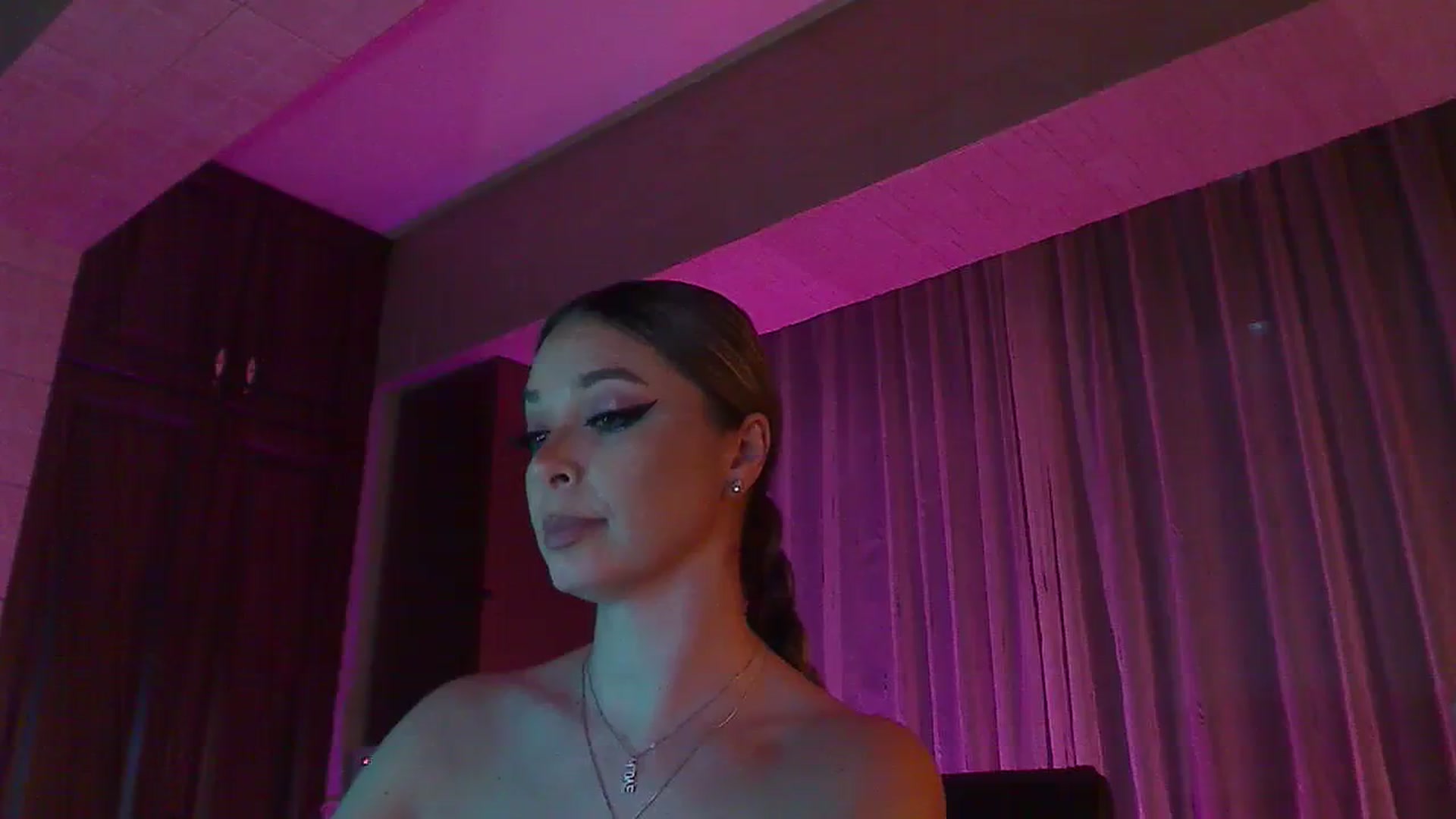 Gallery image thumbnail from No_bo_dy's myfreecams stream on, 12/03/2023, 01:31 image 7 of 20