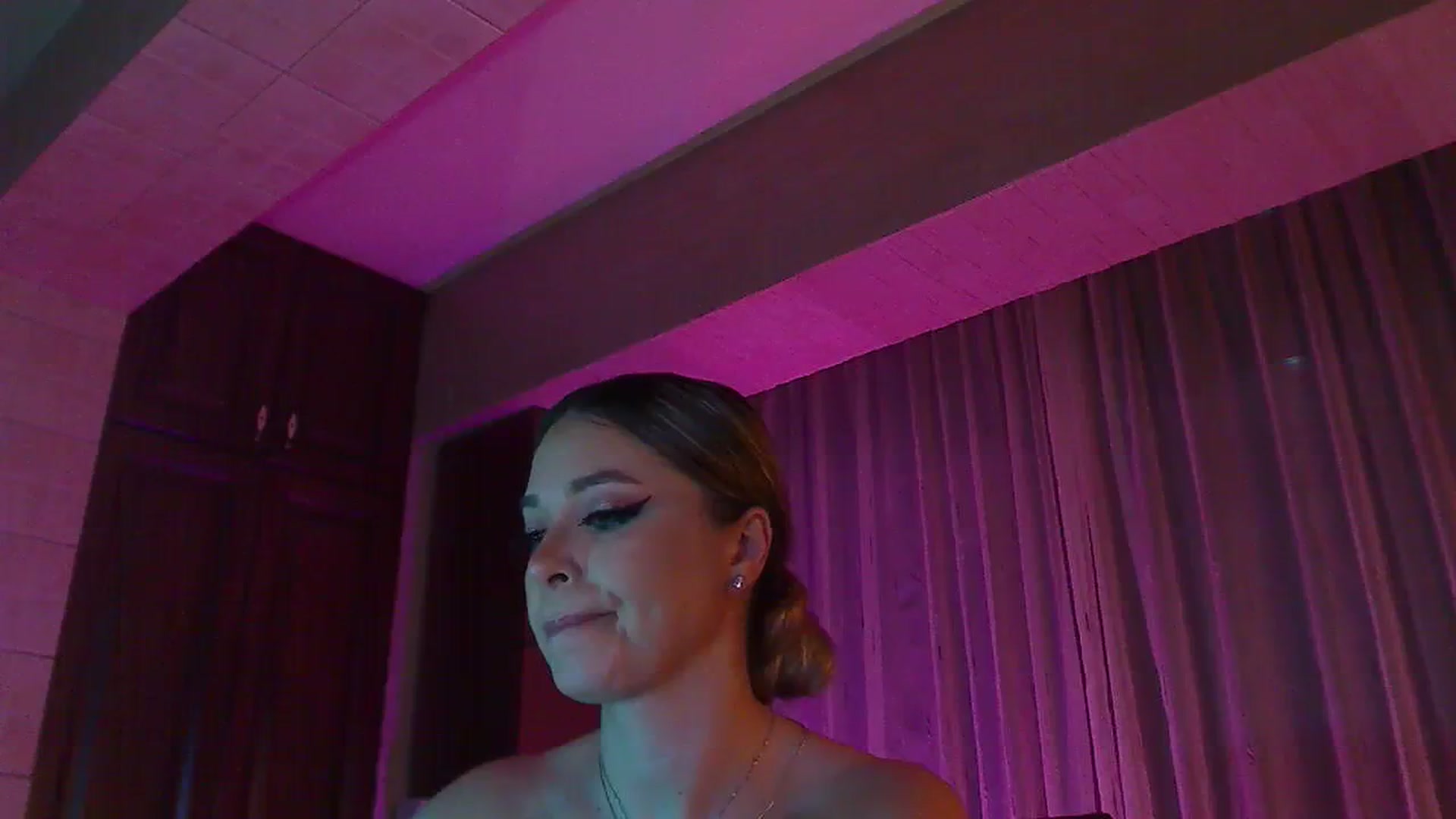 Gallery image thumbnail from No_bo_dy's myfreecams stream on, 12/03/2023, 01:31 image 20 of 20