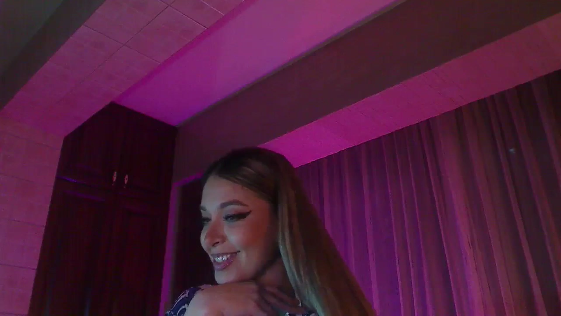 Gallery image thumbnail from No_bo_dy's myfreecams stream on, 12/05/2023, 01:41 image 20 of 20